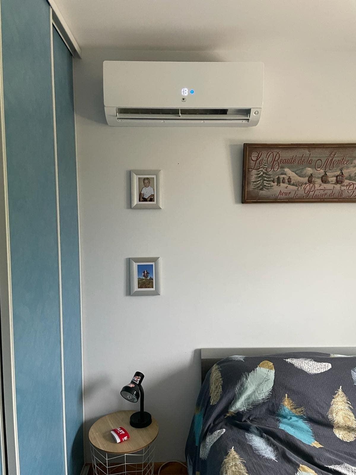 Climatiseur mural installé en chambre par FPC Habitat