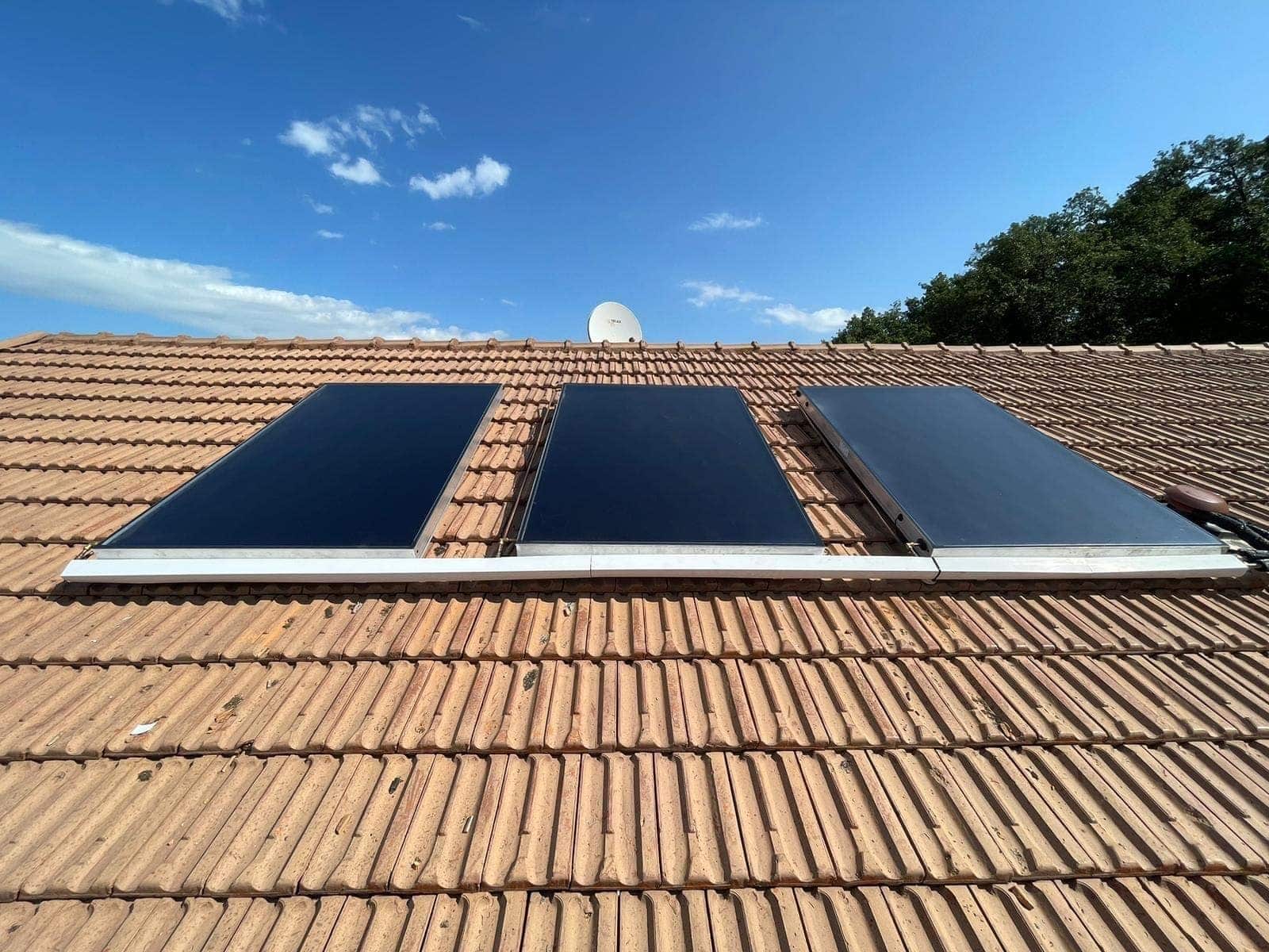 Système solaire combiné (capteurs en toiture) installé par FPC Habitat