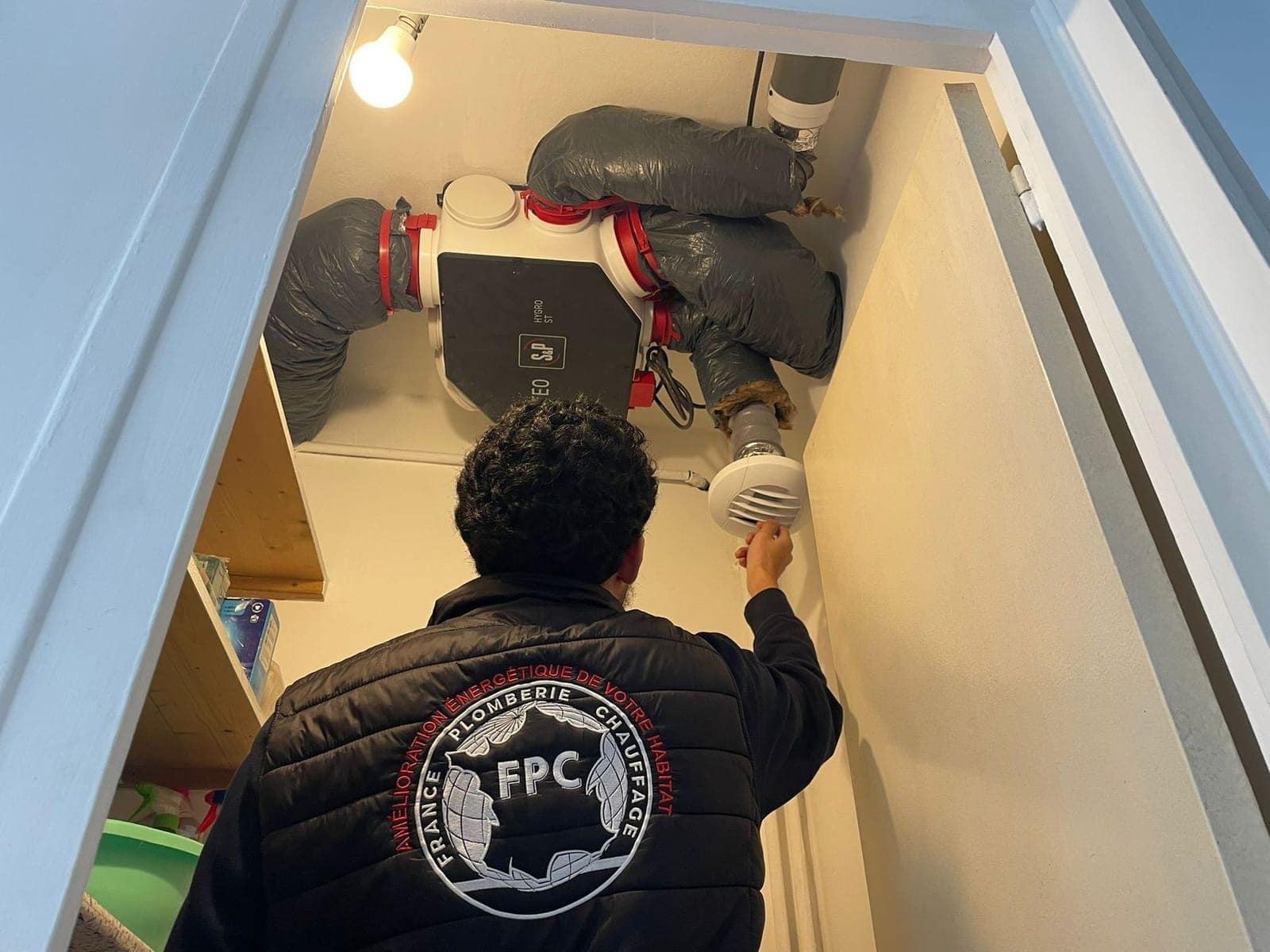Installation et entretien de VMC par un technicien FPC Habitat